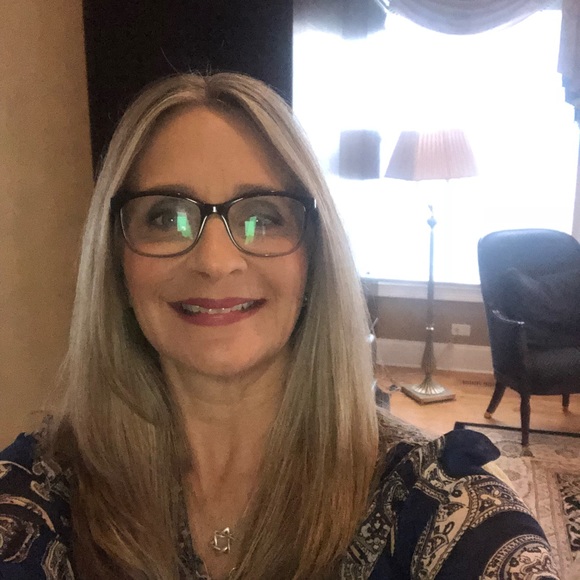 Meet your Posher, Cindy - Picture 1 of 1